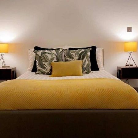 Doncaster City Centre Deluxe Whole Apartment Sleeps 4 D19 Экстерьер фото